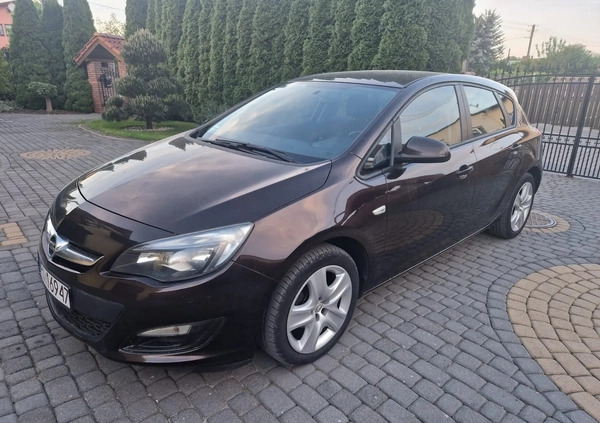 Opel Astra cena 28600 przebieg: 162600, rok produkcji 2013 z Paczków małe 79